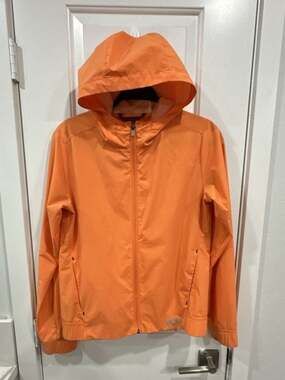 Stio Pinecone Logo Orange Lightweight Hooded Windbreaker Jacket